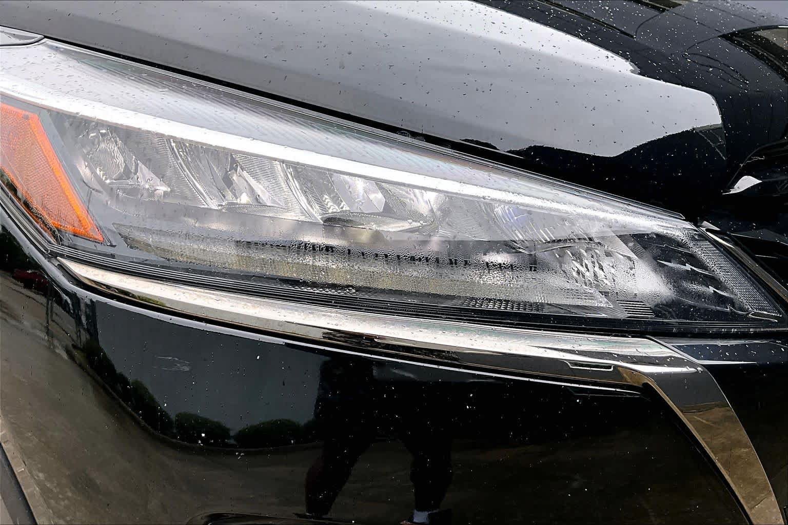 Certified 2024 Nissan Kicks SR FWD image 27