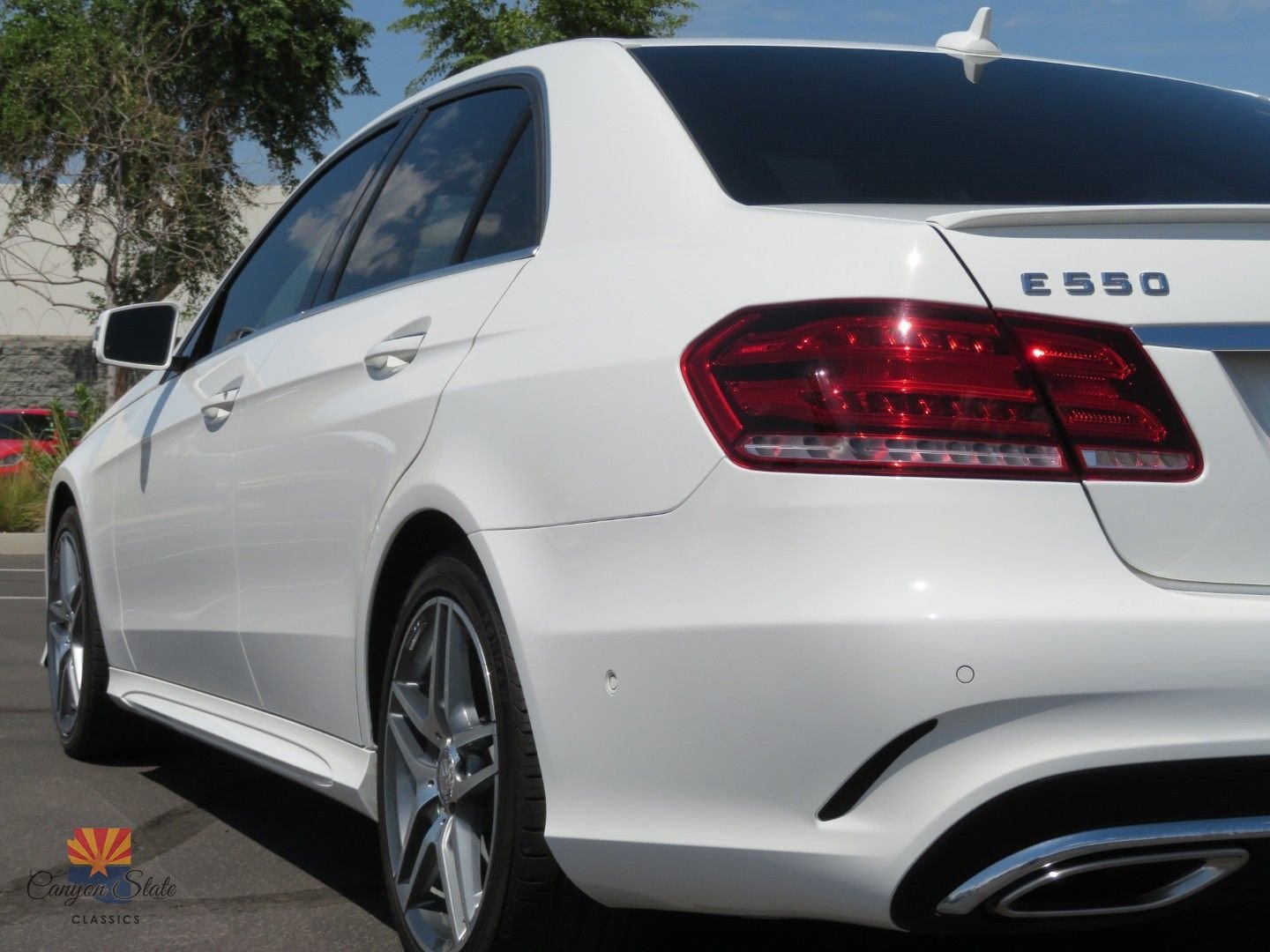 Used 2014 Mercedes-Benz E 550 4MATIC Sedan image 25