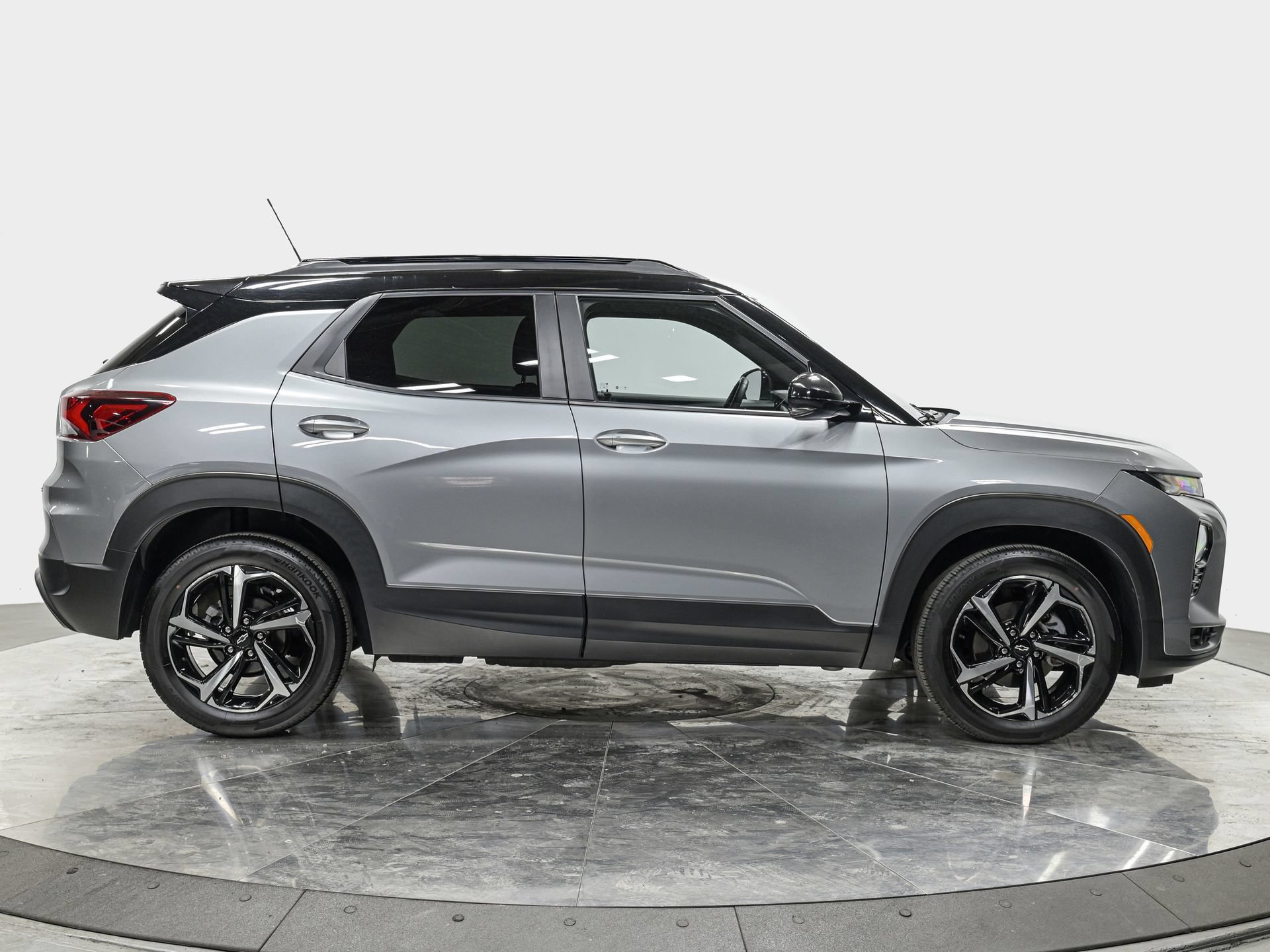 Used 2023 Chevrolet TrailBlazer RS FWD image 10