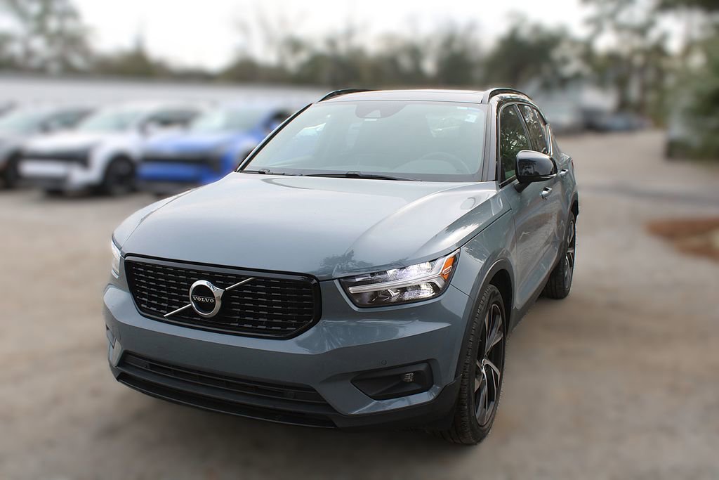 Used 2021 Volvo XC40 T5 R-Design image 16