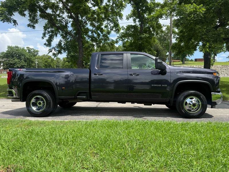 Used 2024 Chevrolet Silverado 3500 LT w/ Convenience Package AWD/4WD image 8