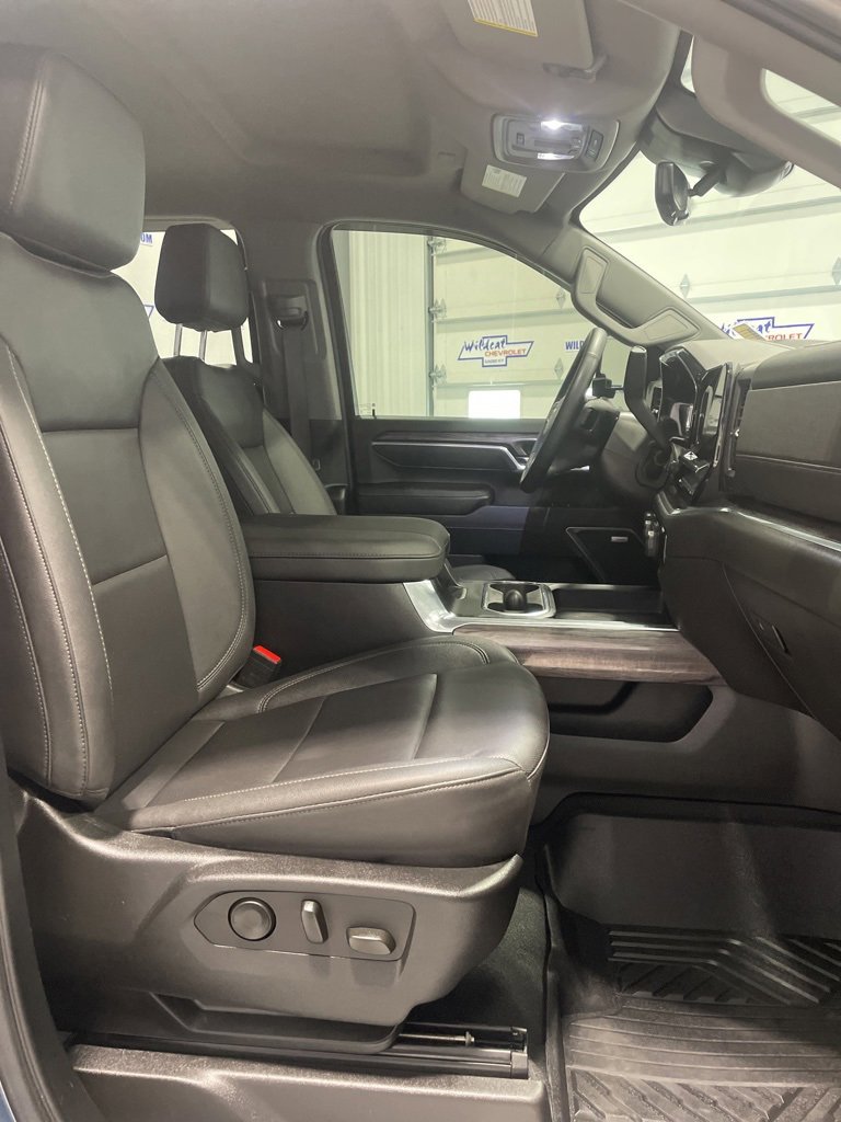 Used 2025 Chevrolet Silverado 2500 LTZ w/ LTZ Plus Package image 48
