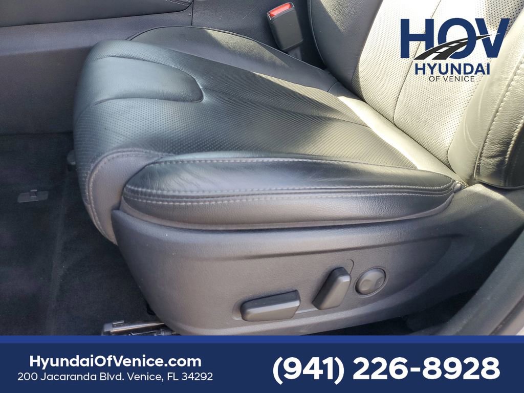 Certified 2020 Hyundai Santa Fe SEL image 29