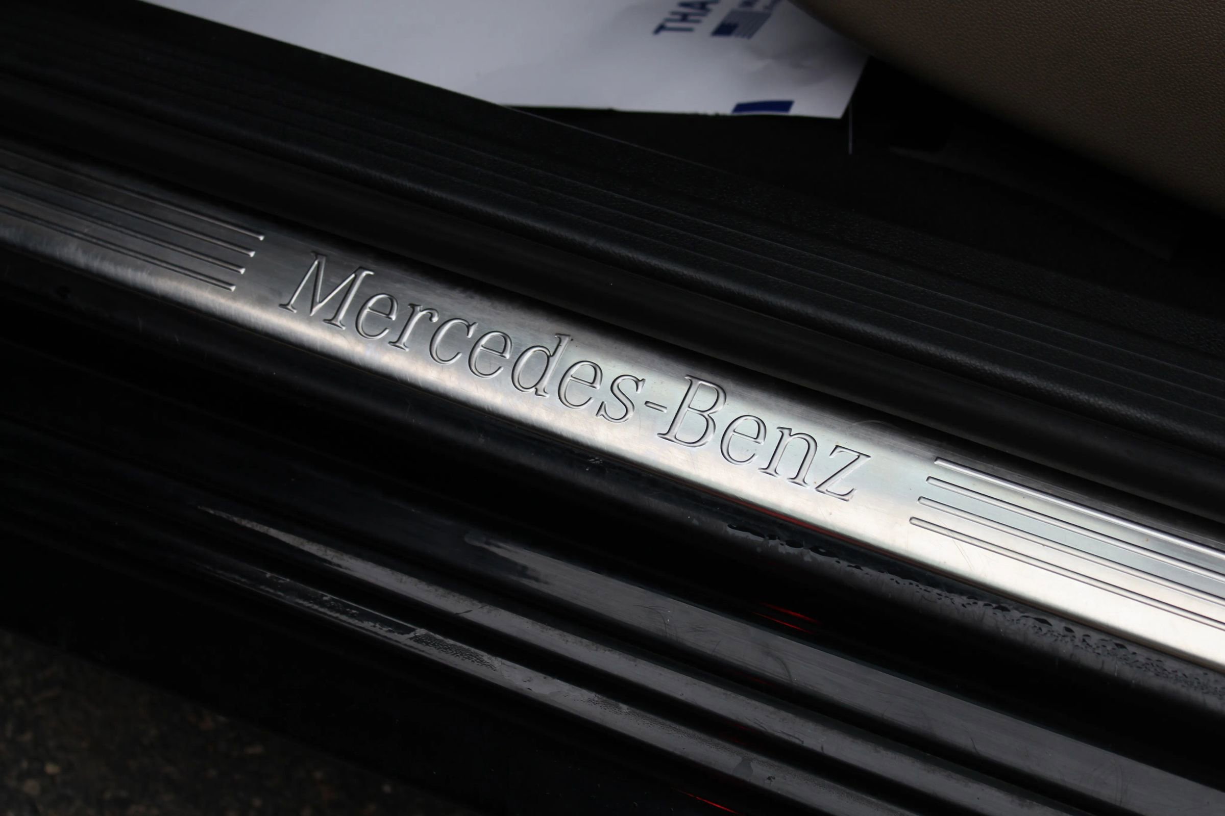 Used 2011 Mercedes-Benz E 550 4MATIC Sedan image 22
