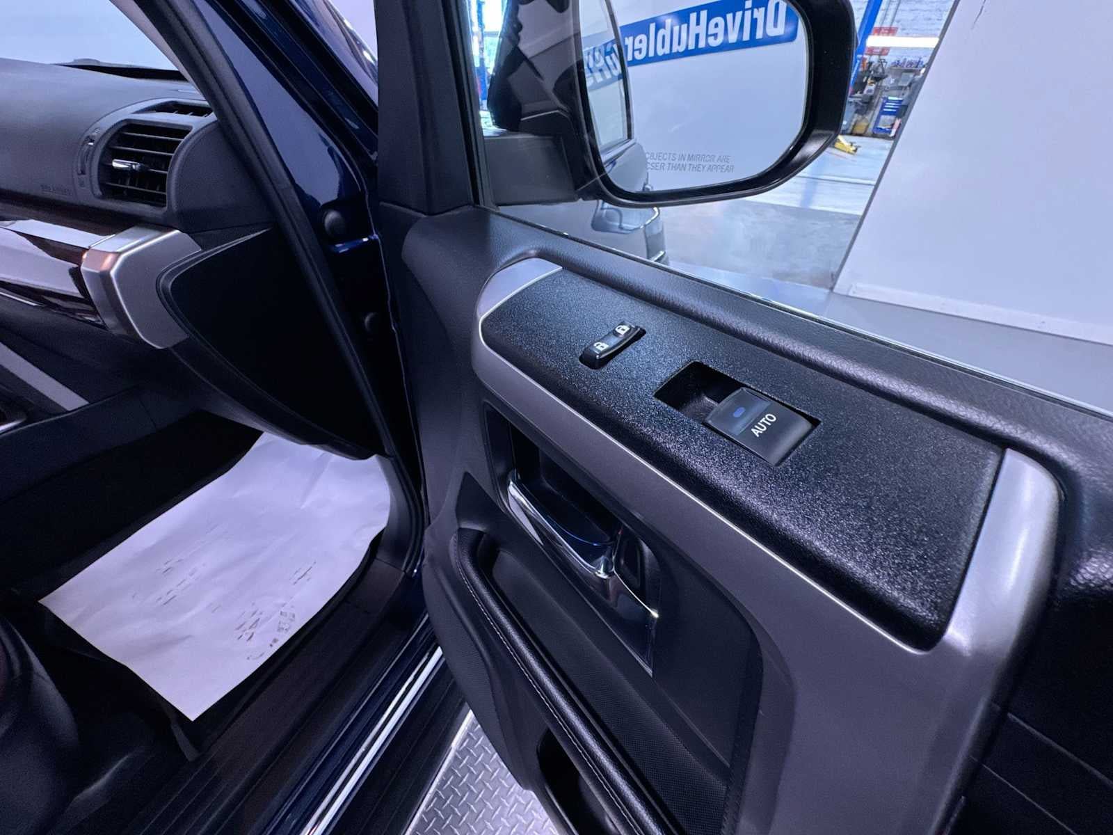 Used 2020 Toyota 4Runner Limited AWD/4WD image 37