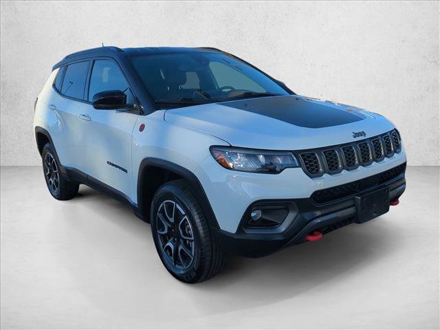 Used 2024 Jeep Compass Trailhawk image 3