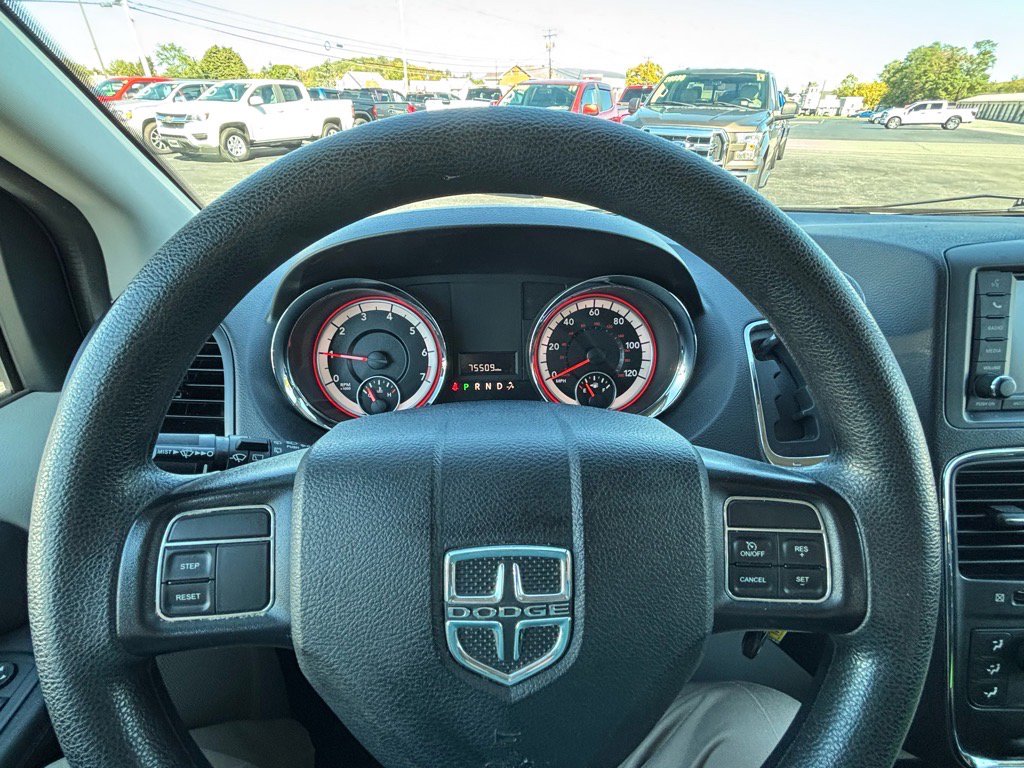 Used 2018 Dodge Grand Caravan SE image 22