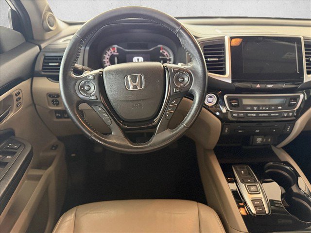 Used 2017 Honda Pilot Touring image 12