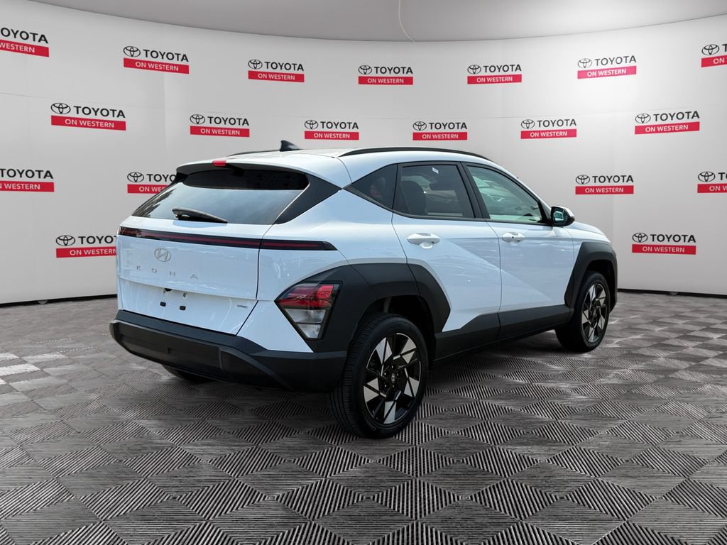 Used 2024 Hyundai Kona SEL AWD/4WD image 5