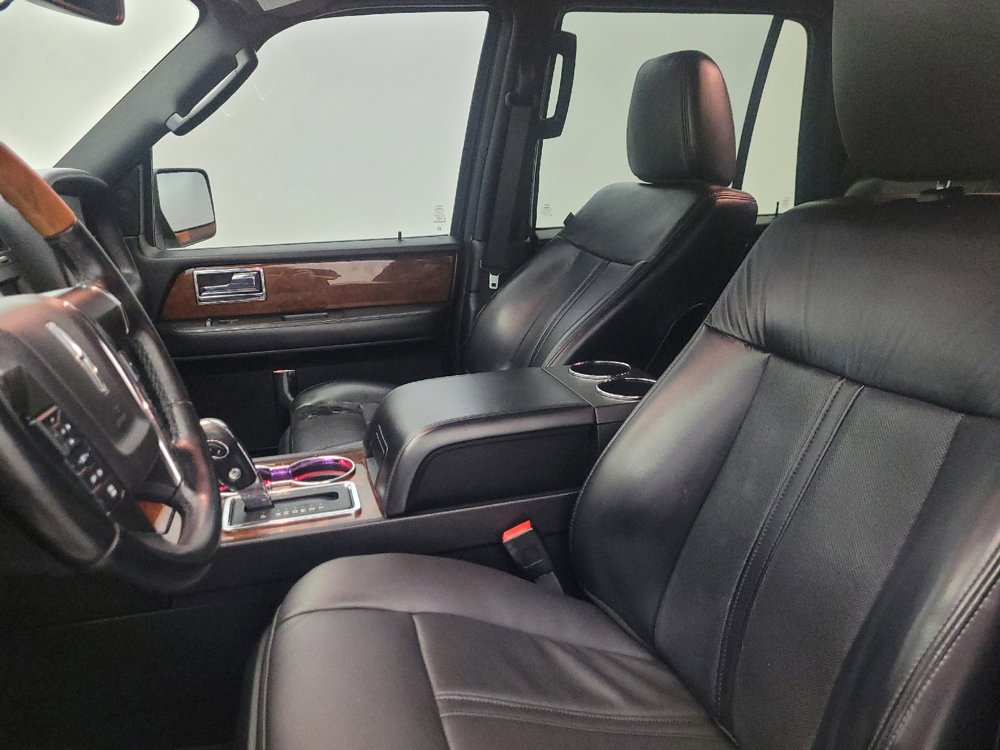 Used 2017 Lincoln Navigator Select RWD image 17