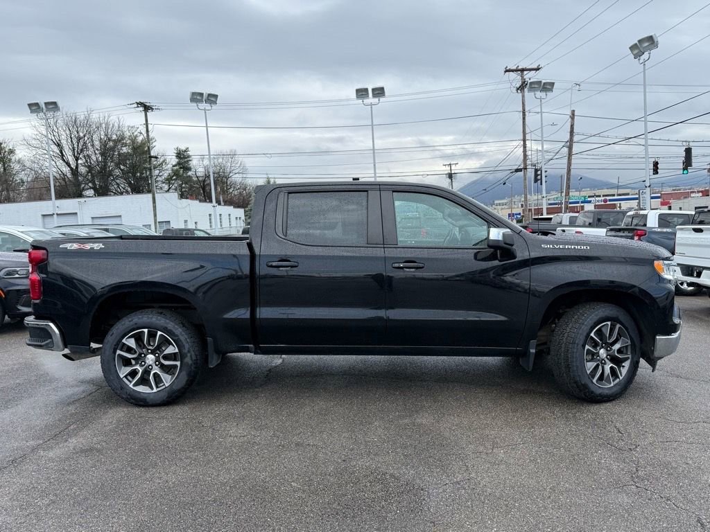 Used 2022 Chevrolet Silverado 1500 LT image 3