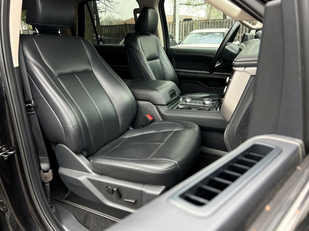 Used 2024 Ford Expedition Max XLT image 14