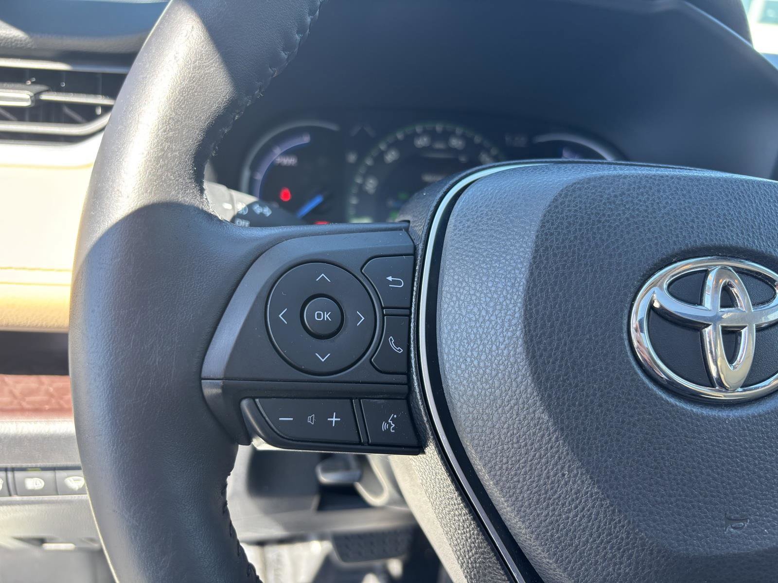 Used 2021 Toyota RAV4 Limited image 19