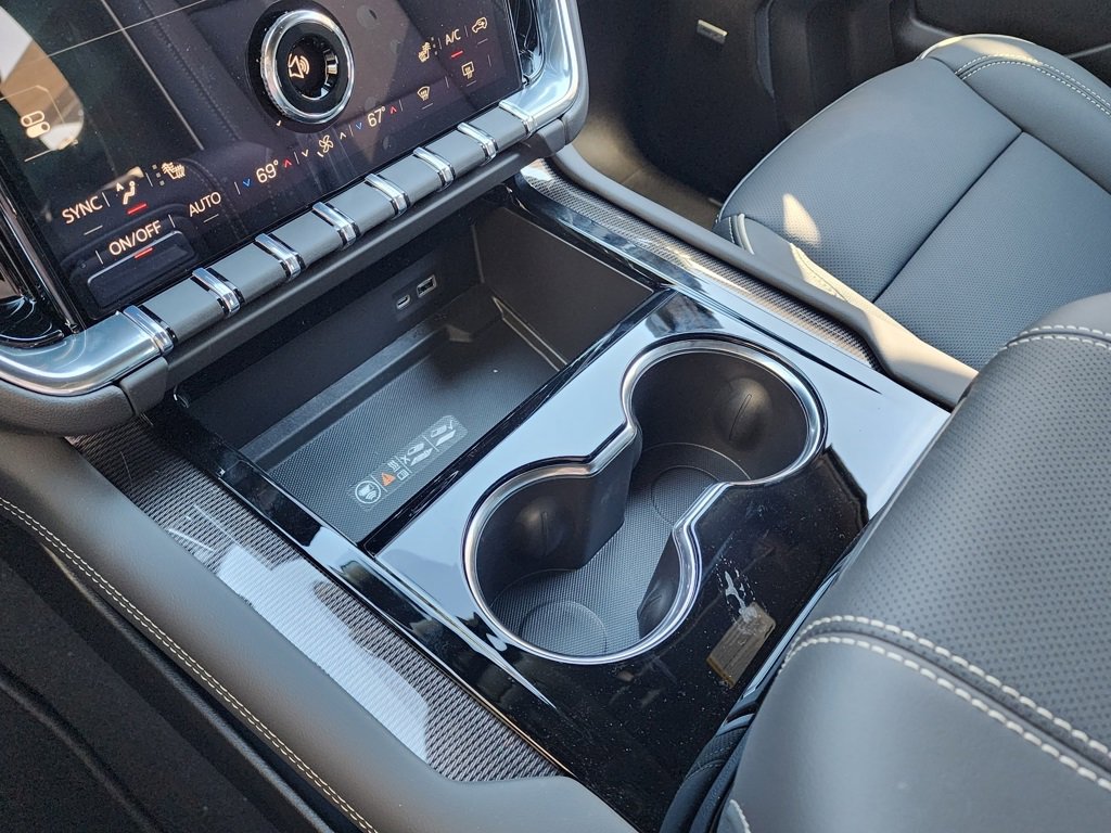 New 2026 GMC Yukon Elevation image 32