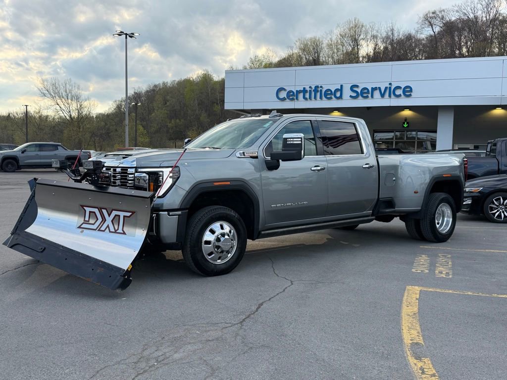 Used 2024 GMC Sierra 3500 Denali w/ Denali Reserve Package AWD/4WD image 3