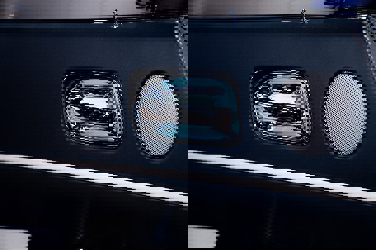 Used 2019 Rolls-Royce Dawn image 11