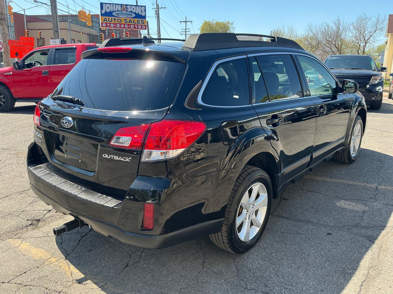 Used 2014 Subaru Outback 2.5i Premium AWD/4WD image 3