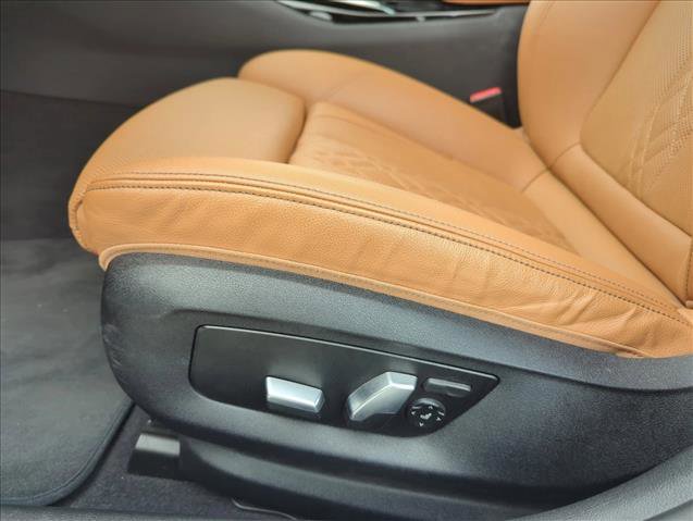 Used 2021 BMW 530i w/ Premium Package image 13
