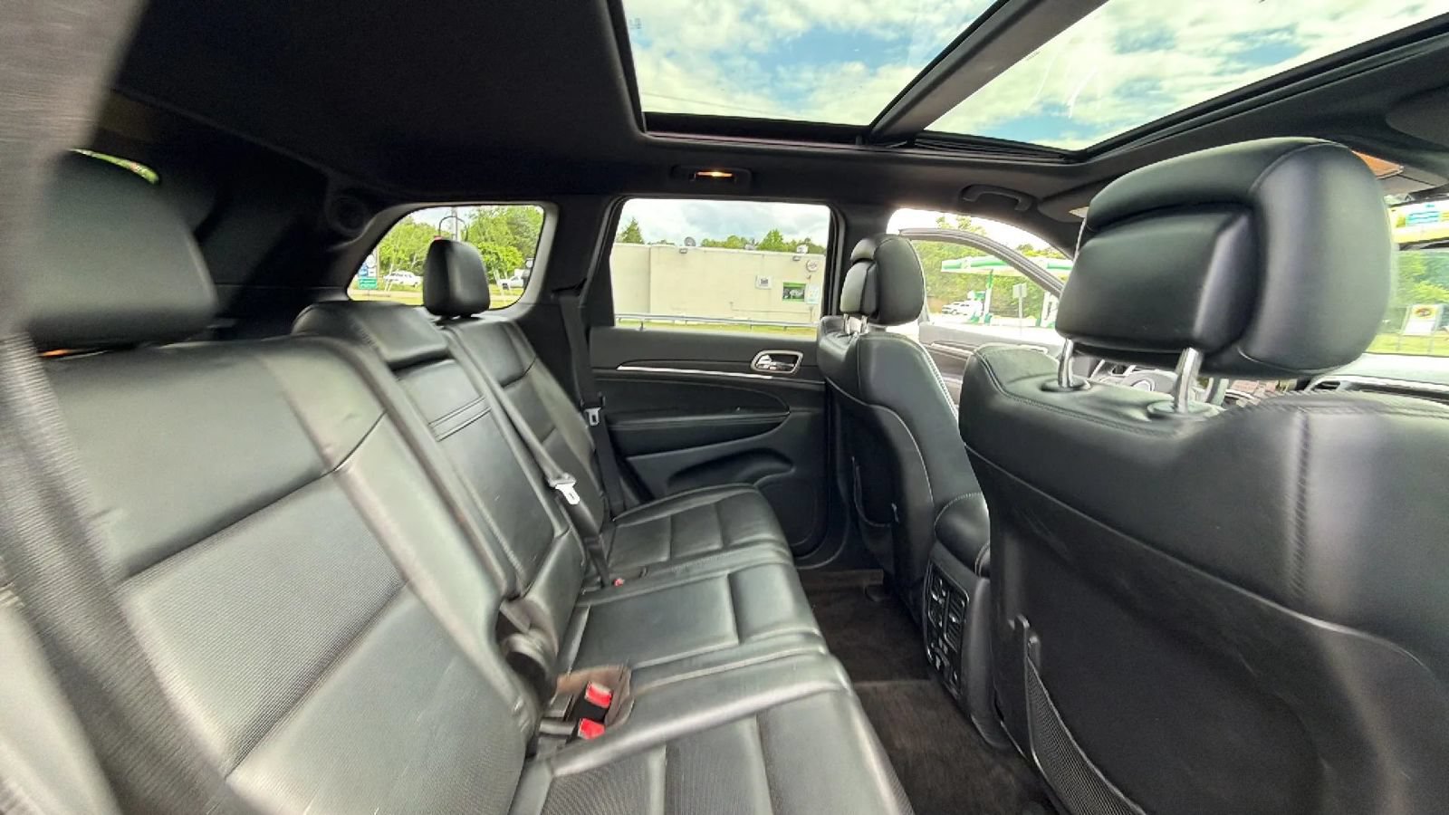 Used 2015 Jeep Grand Cherokee Limited w/ Luxury Group II RWD image 38