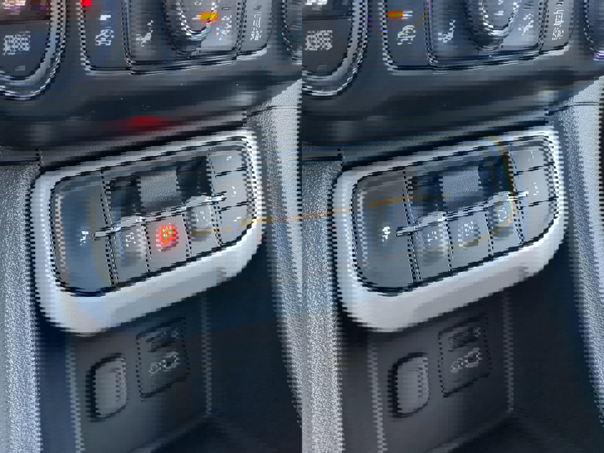 Used 2023 GMC Acadia SLT image 27