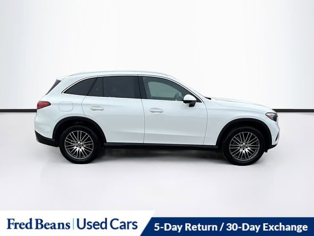 Used 2025 Mercedes-Benz GLC 300 4MATIC image 8