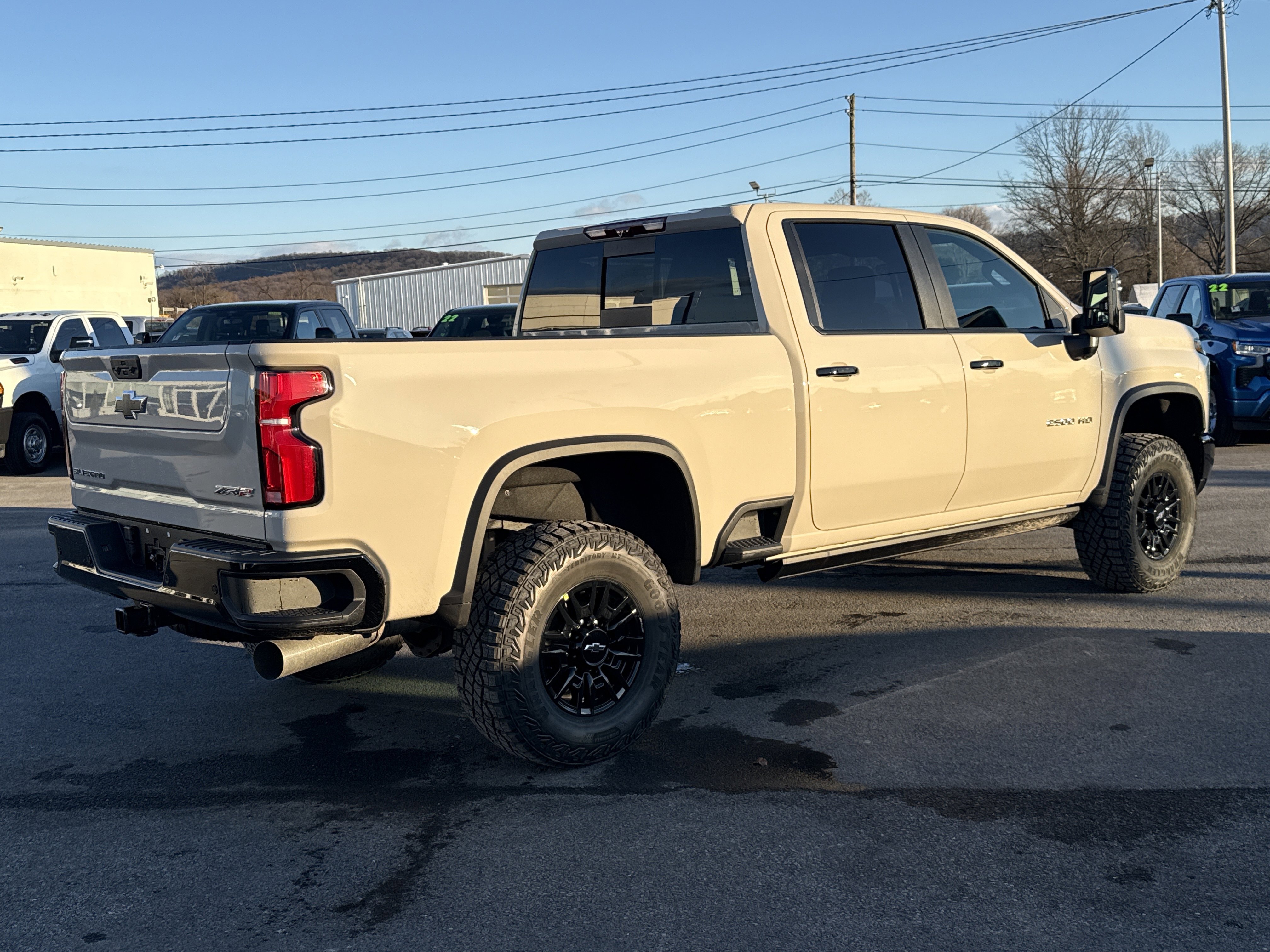 New 2026 Chevrolet Silverado 2500 ZR2 w/ LPO, Dark Essentials Package video 3