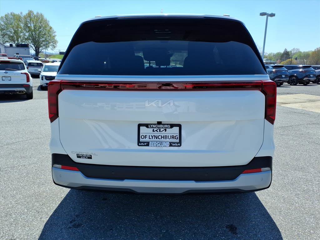 New 2026 Kia Carnival EX image 5