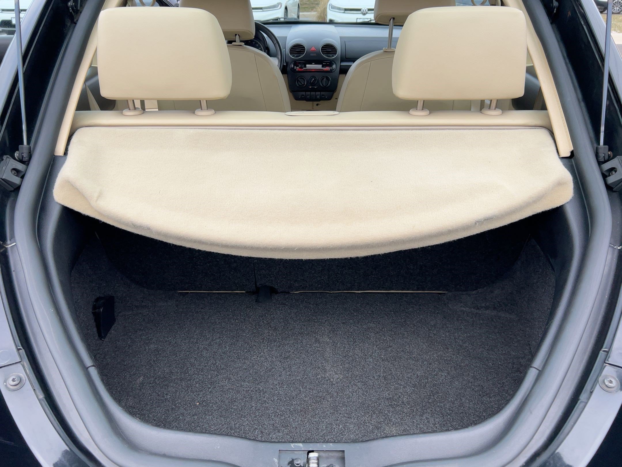 Used 2010 Volkswagen Beetle Coupe image 26