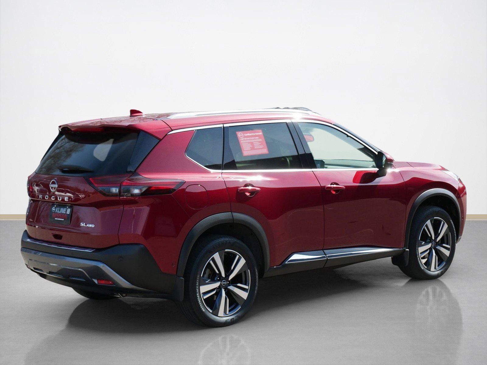 Used 2023 Nissan Rogue SL w/ SL Premium Package image 3