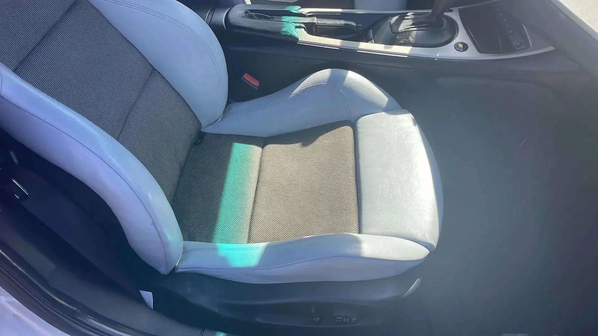 Used 2005 BMW Z4 2.5i image 17