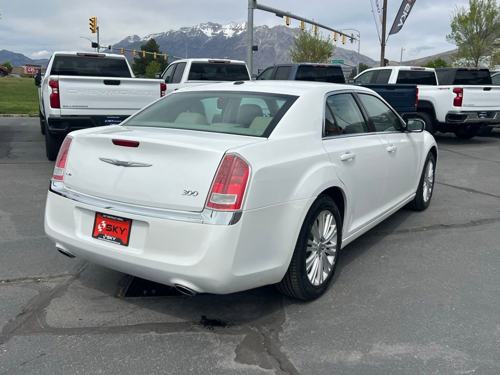 Used 2013 Chrysler 300 AWD w/ Driver Convenience Group image 11