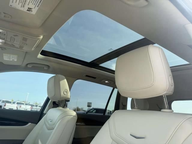 Used 2020 Cadillac XT6 Premium Luxury AWD/4WD image 14