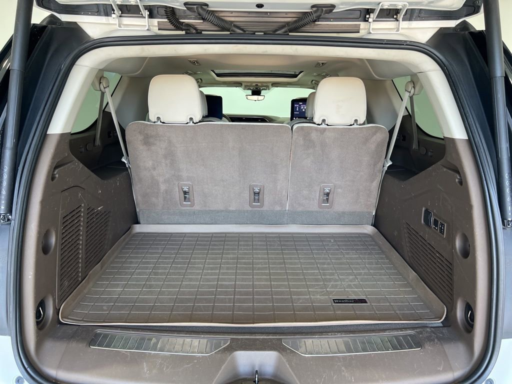 Used 2021 GMC Yukon XL Denali w/ Denali Premium Package image 24