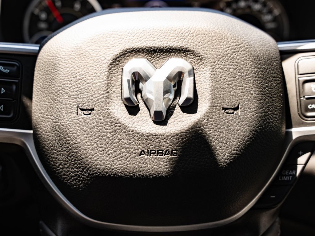 Used 2022 RAM 2500 Big Horn w/ Level C Equiment Group AWD/4WD image 30