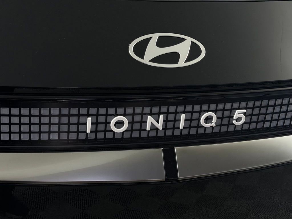 Used 2026 Hyundai Ioniq 5 Limited AWD/4WD image 12
