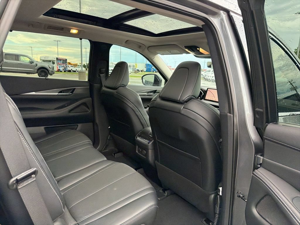 Used 2023 INFINITI QX60 Luxe w/ Cargo Package AWD/4WD image 19