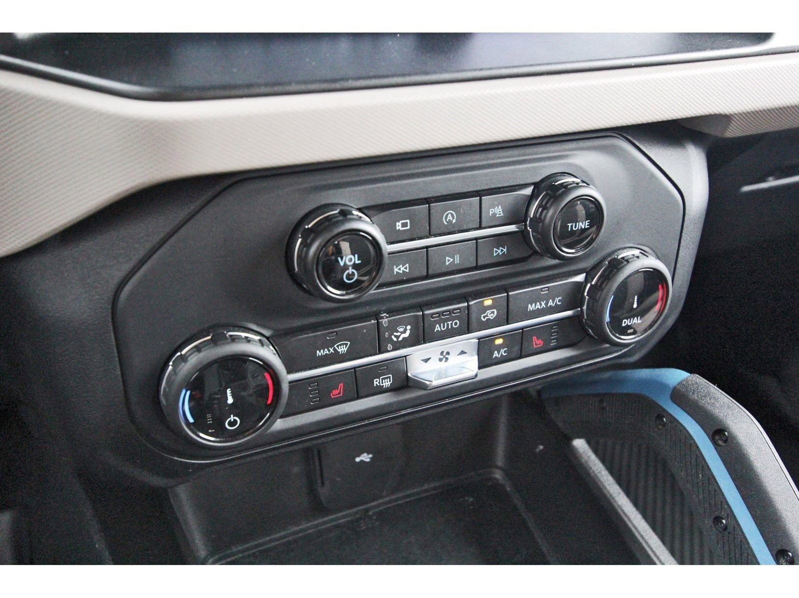 Used 2022 Ford Bronco Wildtrak image 23