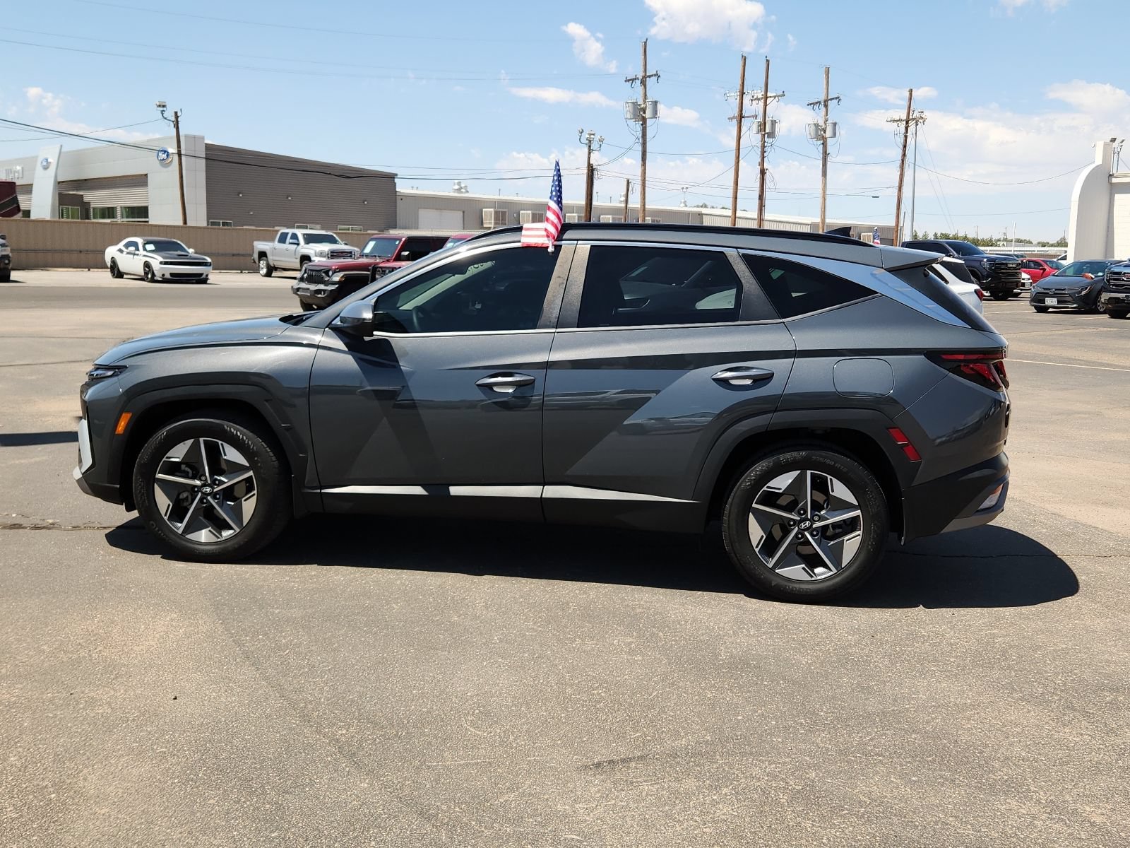 Used 2025 Hyundai Tucson SEL FWD image 2