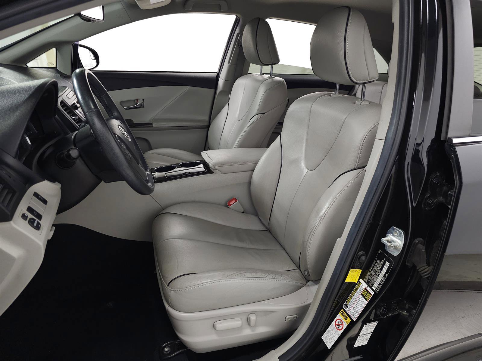 Used 2013 Toyota Venza XLE w/ Tow Prep Pkg image 14