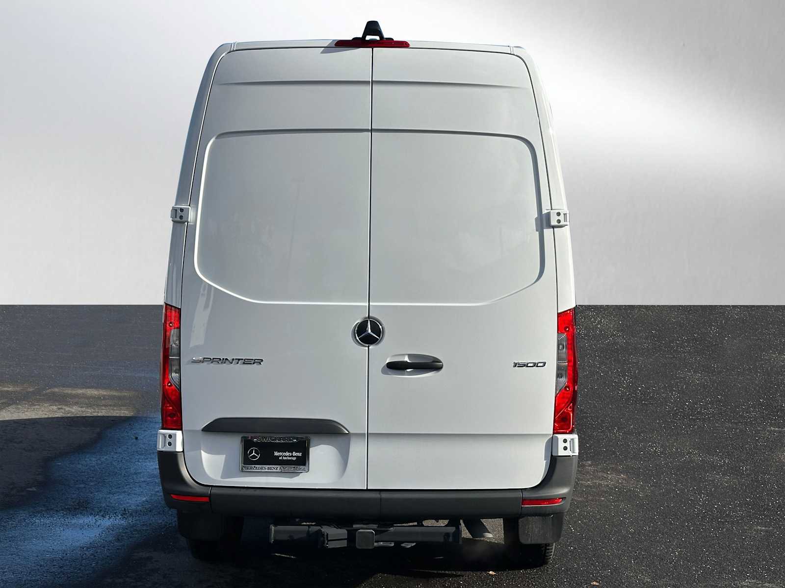 Used 2023 Mercedes-Benz Sprinter 1500 image 4