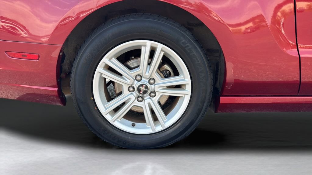 Used 2014 Ford Mustang Coupe RWD image 23