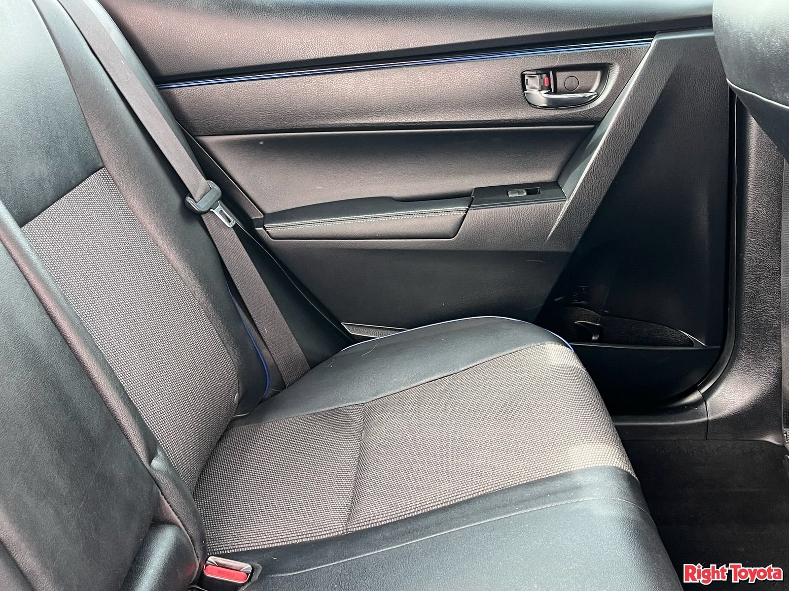 Certified 2018 Toyota Corolla SE FWD image 15