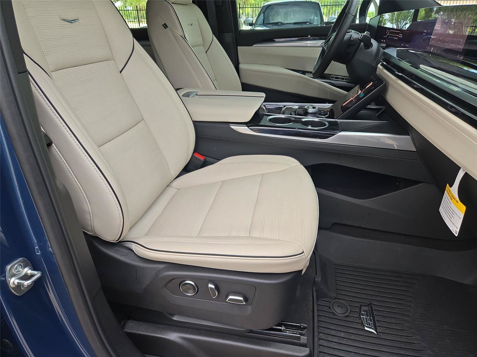 Certified 2025 Cadillac Escalade Sport w/ Touring Package AWD/4WD image 29