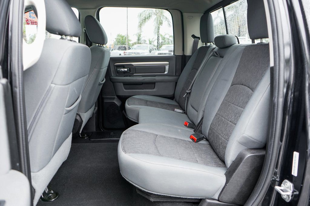 Used 2020 RAM 1500 Classic SLT w/ Luxury Group RWD image 31