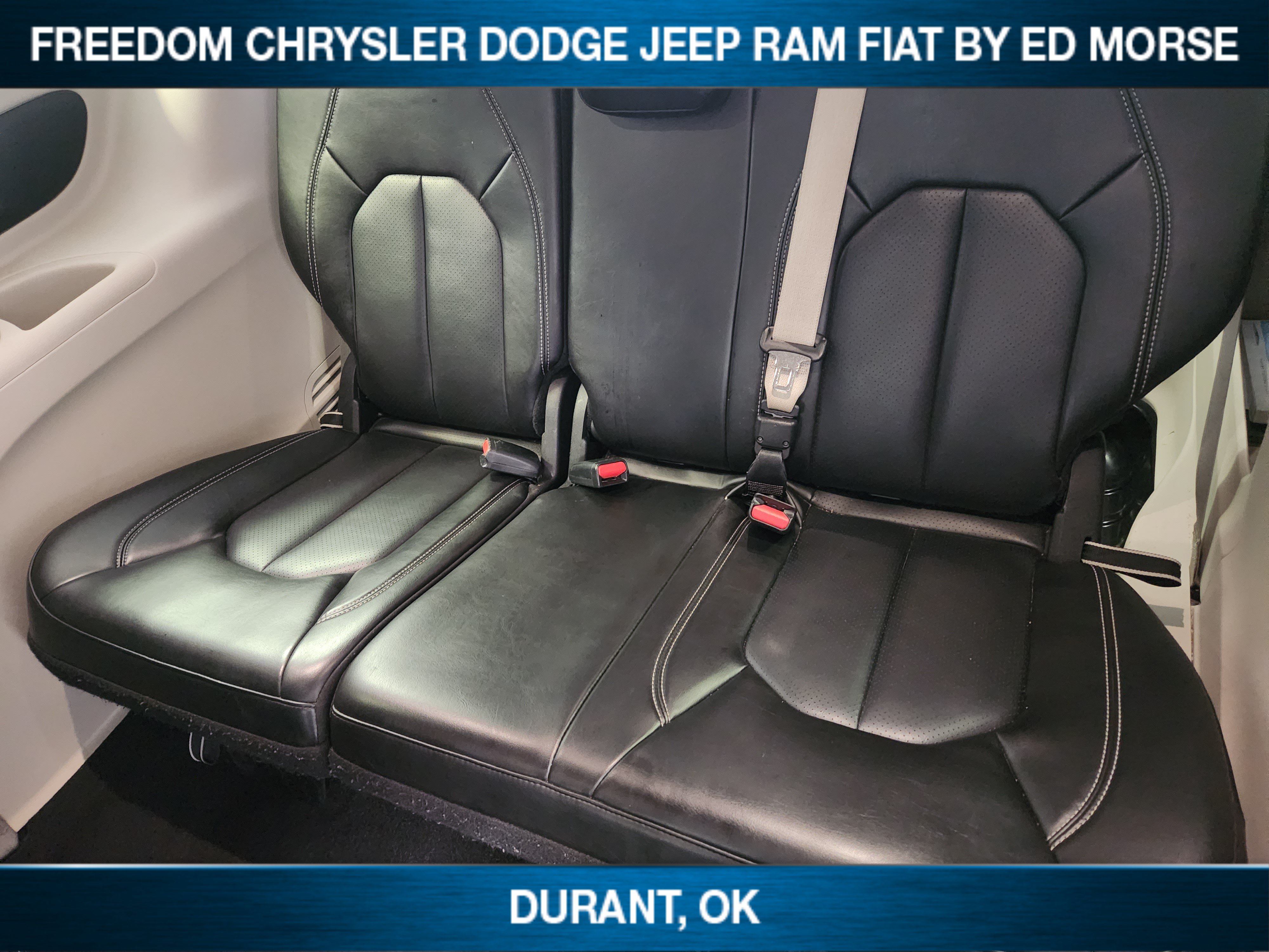 Used 2023 Chrysler Pacifica Touring-L FWD image 22