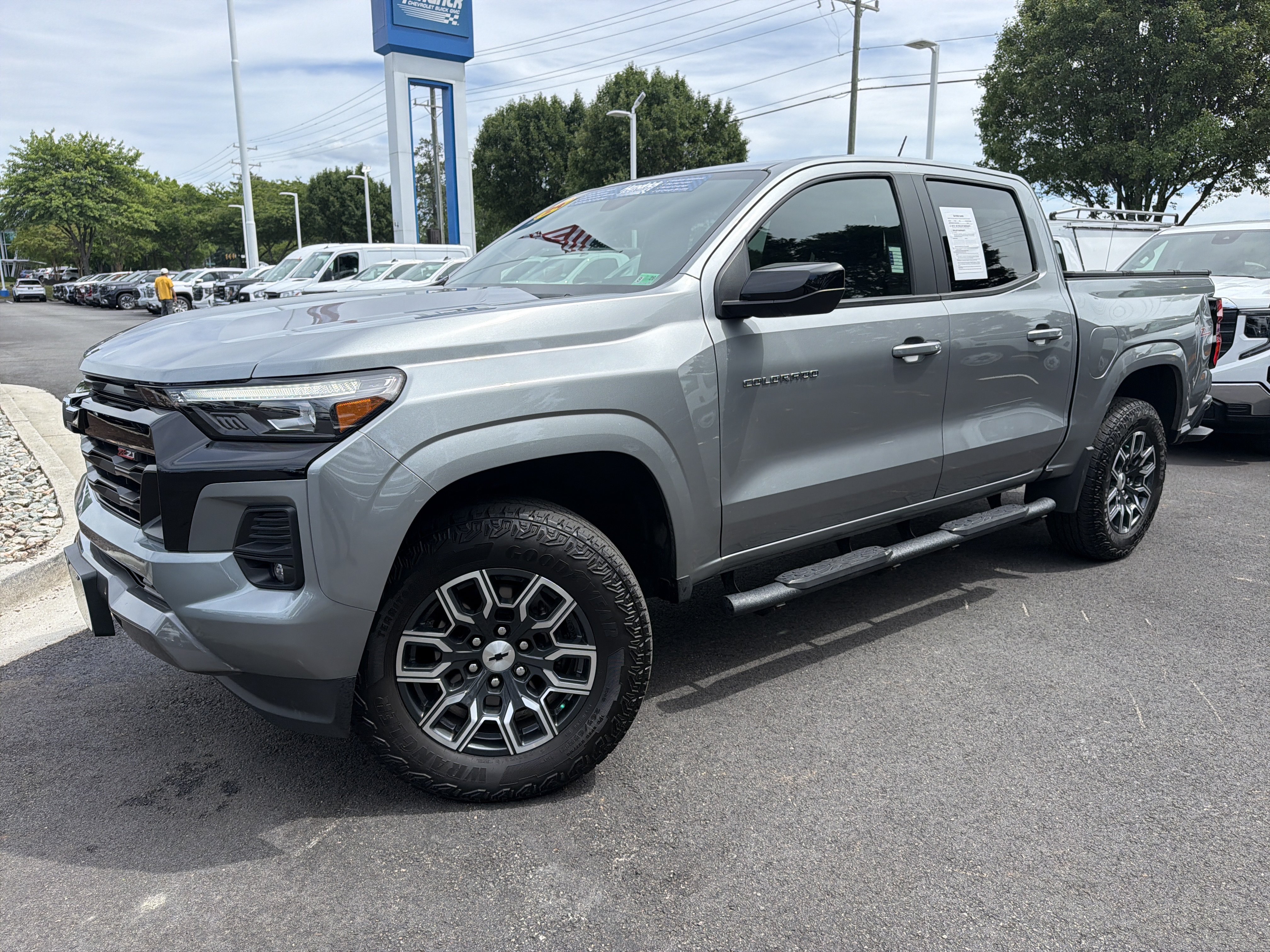 Used 2024 Chevrolet Colorado Z71 w/ Z71 Convenience Package 2 AWD/4WD image 6