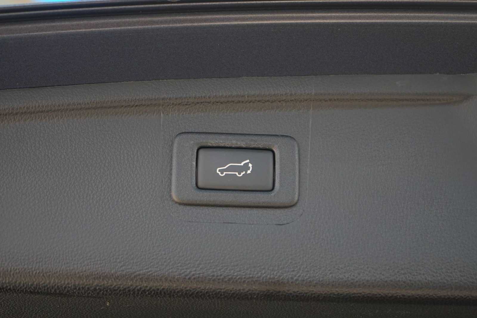 Used 2017 Subaru Outback 3.6R Limited AWD/4WD image 26