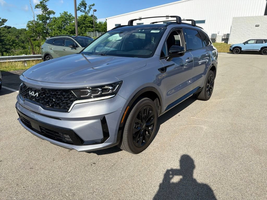 Certified 2023 Kia Sorento SX AWD/4WD image 3