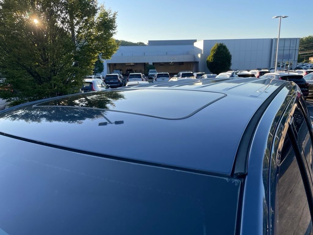 Used 2019 Dodge Durango R/T w/ Blacktop Package AWD/4WD image 9