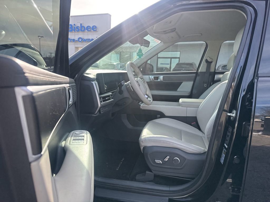 Used 2025 Hyundai Santa Fe SEL image 14